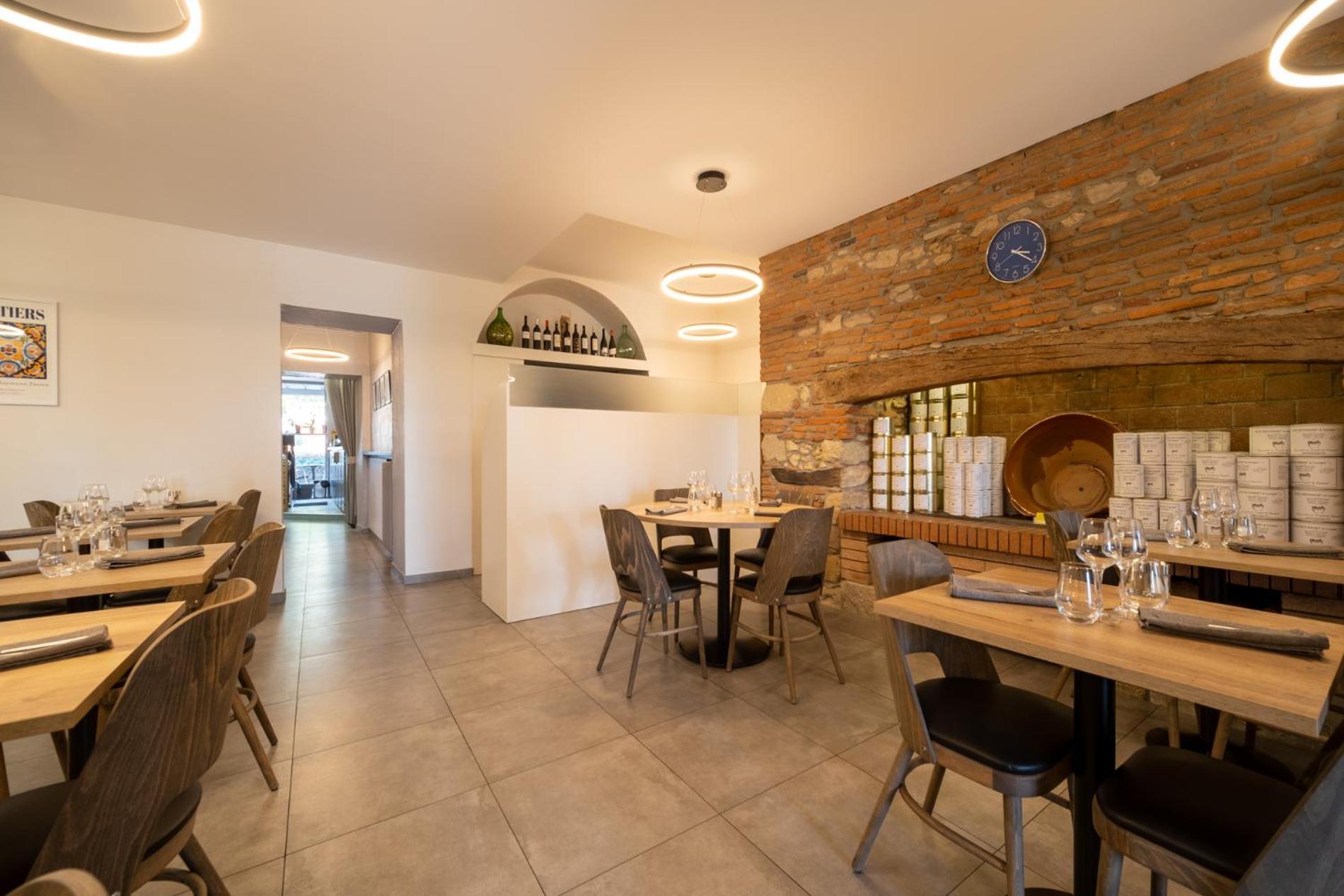 Hotel Restaurant Du Lauragais Logis De France Villefranche-de-Lauragais Eksteriør billede
