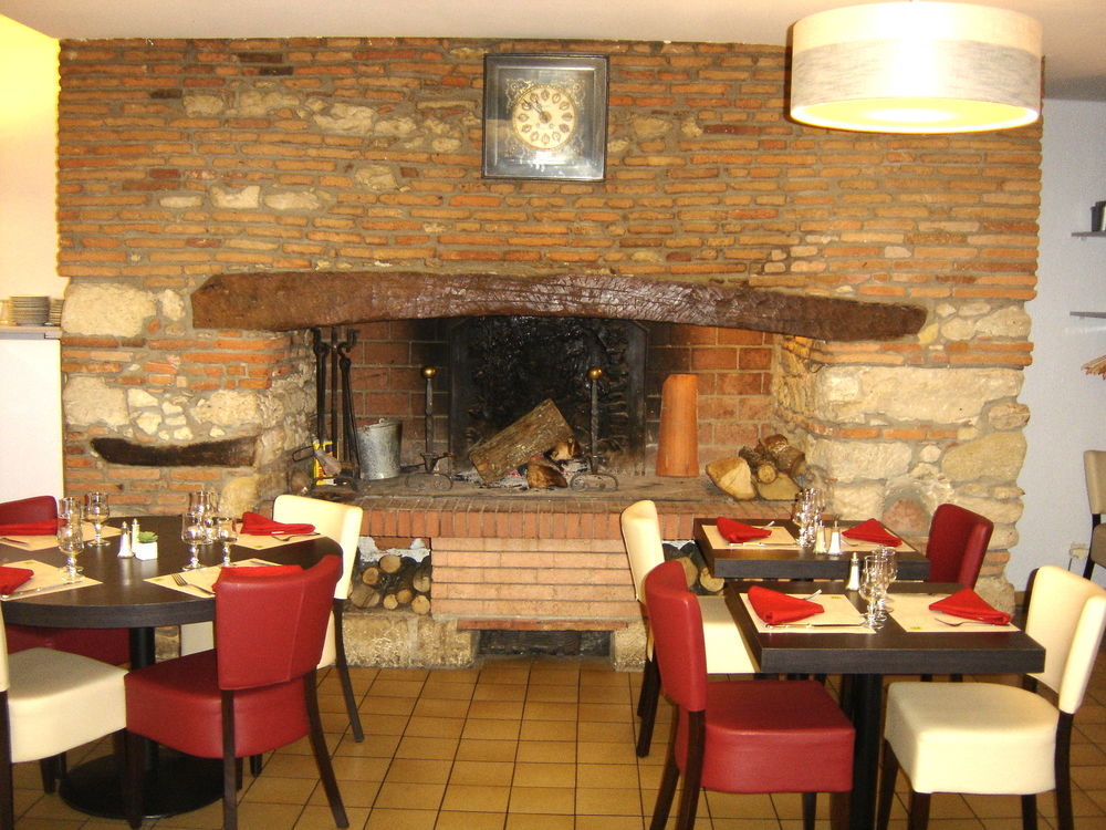 Hotel Restaurant Du Lauragais Logis De France Villefranche-de-Lauragais Eksteriør billede